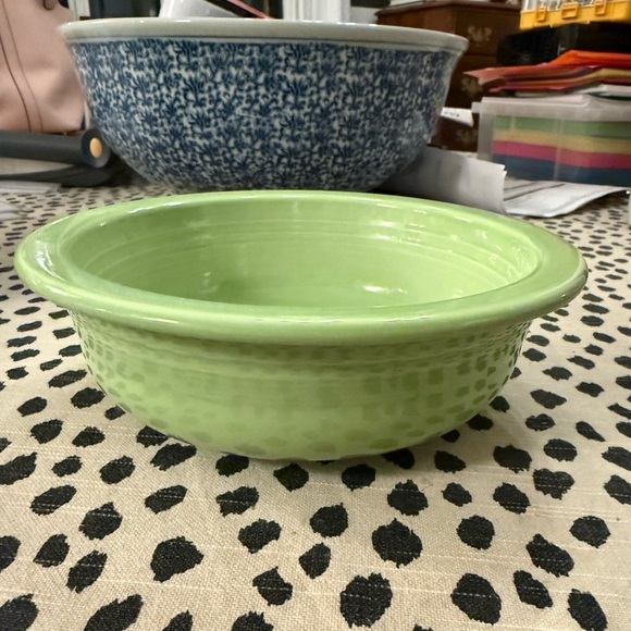 Fiesta Chartreuse Serving Bowl 8” - Picture 2 of 4